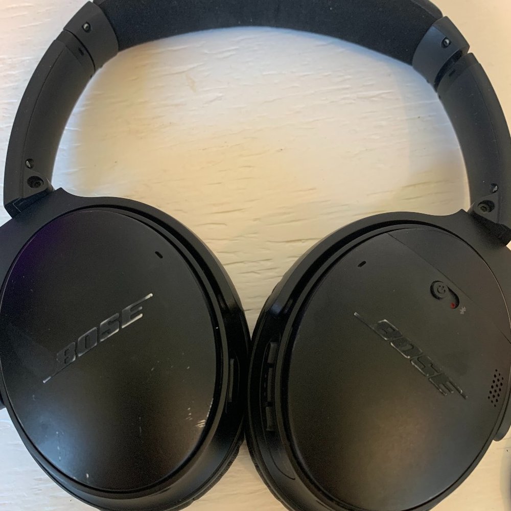 Bose QuietComfort 35 Series II Wireless Noise-Cancelling Headphones - Black